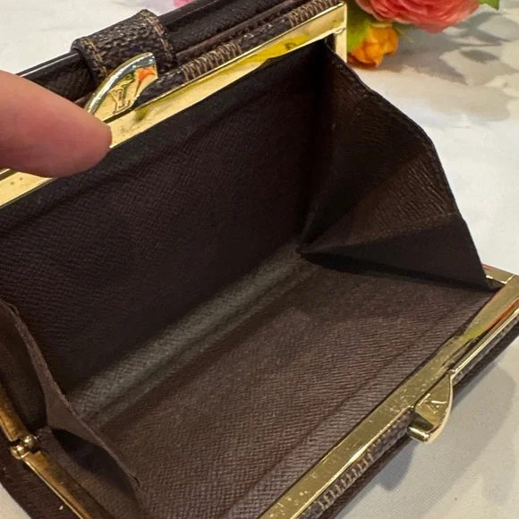 Authentic Louis Vuitton Damier Ebene Kisslock  Wallet - Picture 7 of 11